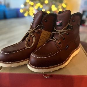 Red Wing 405 Waterproof Work Boots NWB 🥾🎄🎅🏼♥️ Perfect for Christmas ♥️